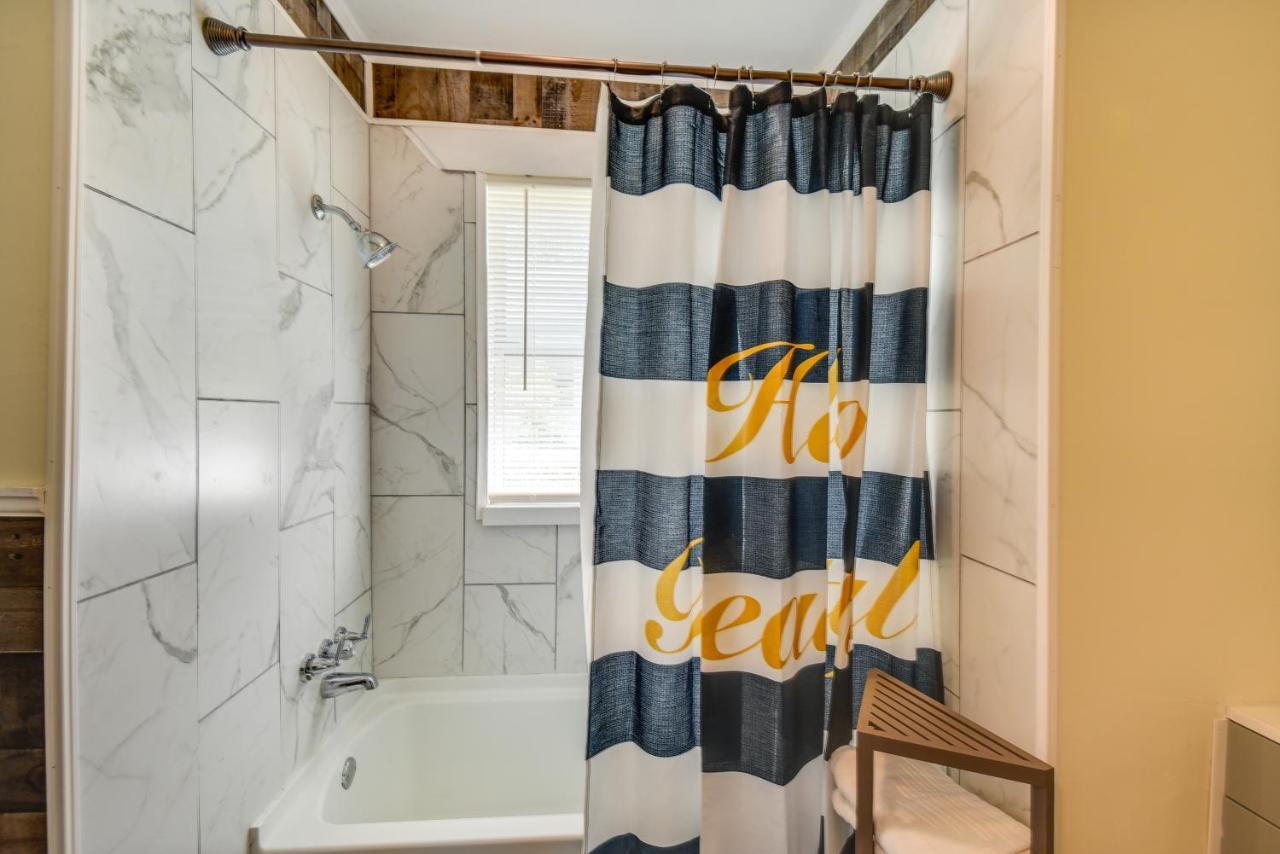 Charming Newport News Cottage Less Than 1 Mi To Ocean! Хамптън Екстериор снимка