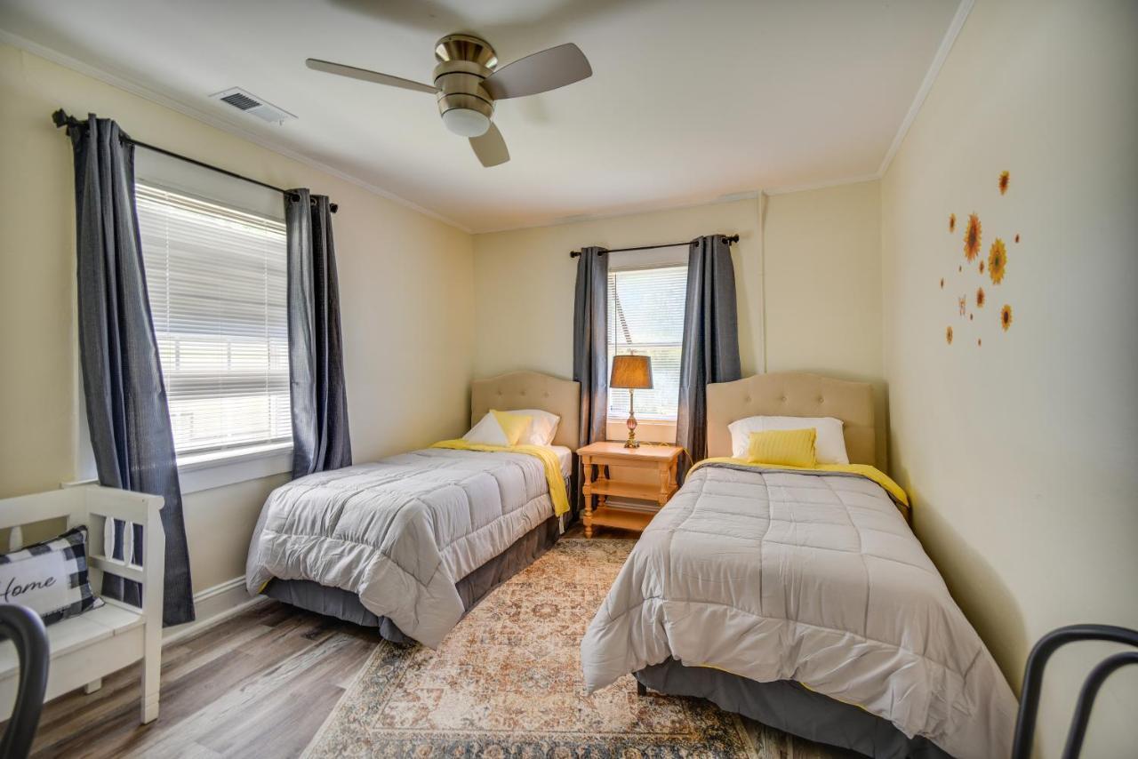Charming Newport News Cottage Less Than 1 Mi To Ocean! Хамптън Екстериор снимка