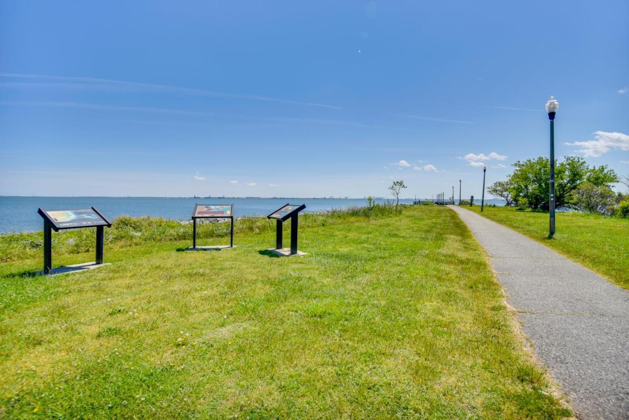 Charming Newport News Cottage Less Than 1 Mi To Ocean! Хамптън Екстериор снимка